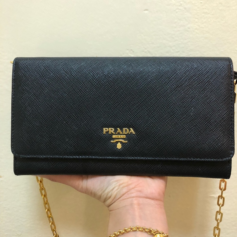 ✨Prada✨ Wallet with chain